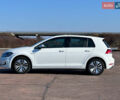 Белый Фольксваген e-Golf, объемом двигателя 0 л и пробегом 136 тыс. км за 11499 $, фото 12 на Automoto.ua