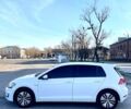 Белый Фольксваген e-Golf, объемом двигателя 0 л и пробегом 121 тыс. км за 11900 $, фото 3 на Automoto.ua