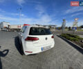 Белый Фольксваген e-Golf, объемом двигателя 0 л и пробегом 55 тыс. км за 12399 $, фото 8 на Automoto.ua