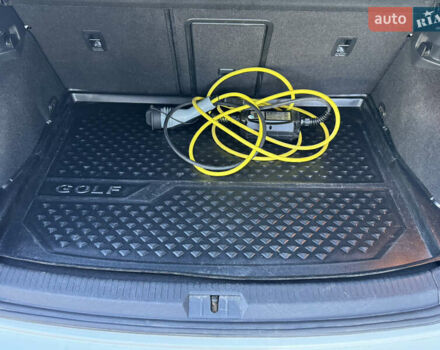 Білий Фольксваген e-Golf, об'ємом двигуна 0 л та пробігом 197 тис. км за 11999 $, фото 23 на Automoto.ua