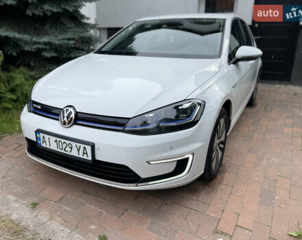 Белый Фольксваген e-Golf, объемом двигателя 0 л и пробегом 112 тыс. км за 13500 $, фото 17 на Automoto.ua