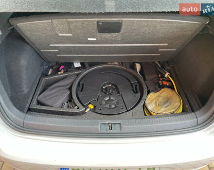 Белый Фольксваген e-Golf, объемом двигателя 0 л и пробегом 90 тыс. км за 14699 $, фото 26 на Automoto.ua