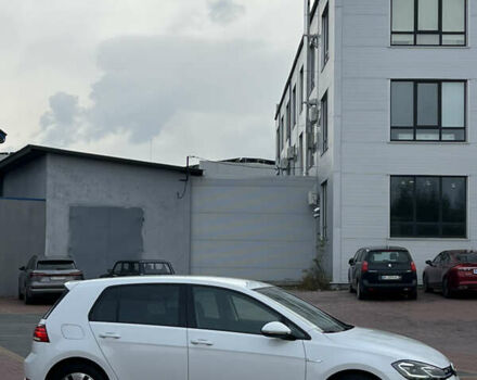 Білий Фольксваген e-Golf, об'ємом двигуна 0 л та пробігом 140 тис. км за 12500 $, фото 4 на Automoto.ua