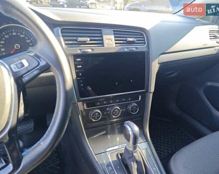 Білий Фольксваген e-Golf, об'ємом двигуна 0 л та пробігом 96 тис. км за 13150 $, фото 20 на Automoto.ua