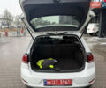 Белый Фольксваген e-Golf, объемом двигателя 0 л и пробегом 137 тыс. км за 12500 $, фото 79 на Automoto.ua