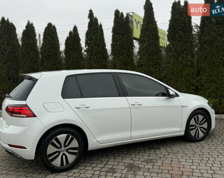 Белый Фольксваген e-Golf, объемом двигателя 0 л и пробегом 97 тыс. км за 11555 $, фото 19 на Automoto.ua