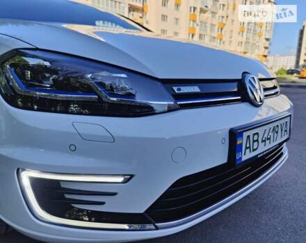 Белый Фольксваген e-Golf, объемом двигателя 0 л и пробегом 119 тыс. км за 14950 $, фото 9 на Automoto.ua