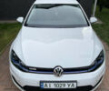 Белый Фольксваген e-Golf, объемом двигателя 0 л и пробегом 112 тыс. км за 13500 $, фото 16 на Automoto.ua