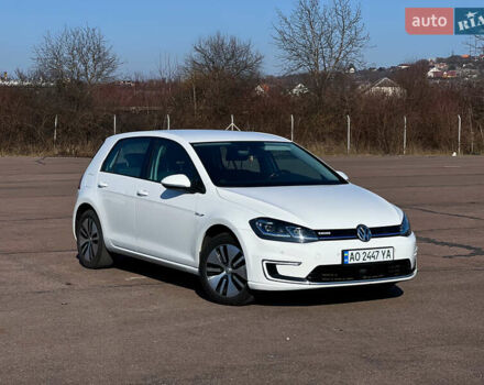 Белый Фольксваген e-Golf, объемом двигателя 0 л и пробегом 136 тыс. км за 11499 $, фото 1 на Automoto.ua