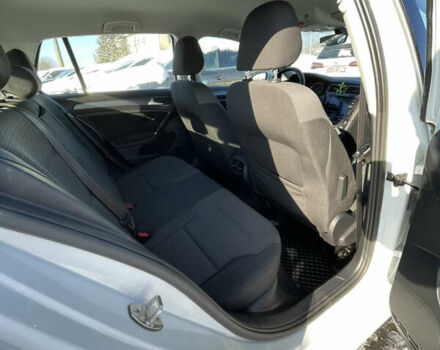 Белый Фольксваген e-Golf, объемом двигателя 0 л и пробегом 56 тыс. км за 11600 $, фото 25 на Automoto.ua