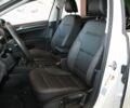 Белый Фольксваген e-Golf, объемом двигателя 0 л и пробегом 6 тыс. км за 36200 $, фото 8 на Automoto.ua