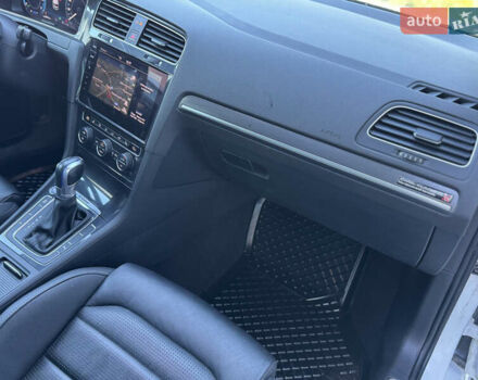 Білий Фольксваген e-Golf, об'ємом двигуна 0 л та пробігом 197 тис. км за 11999 $, фото 29 на Automoto.ua