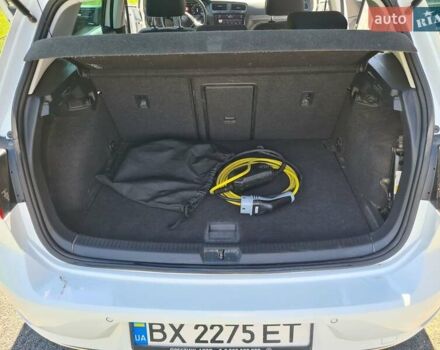 Белый Фольксваген e-Golf, объемом двигателя 0 л и пробегом 136 тыс. км за 19500 $, фото 12 на Automoto.ua