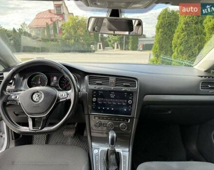 Білий Фольксваген e-Golf, об'ємом двигуна 0 л та пробігом 167 тис. км за 11800 $, фото 12 на Automoto.ua