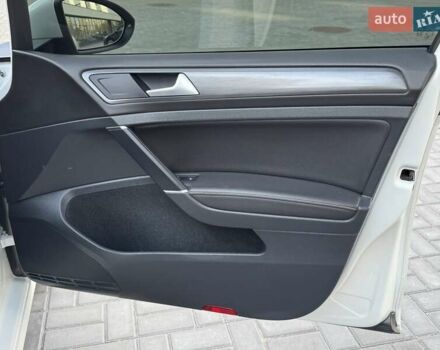 Білий Фольксваген e-Golf, об'ємом двигуна 0 л та пробігом 103 тис. км за 13300 $, фото 21 на Automoto.ua