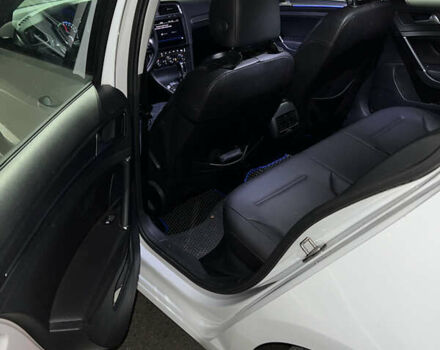 Білий Фольксваген e-Golf, об'ємом двигуна 0 л та пробігом 248 тис. км за 9500 $, фото 13 на Automoto.ua