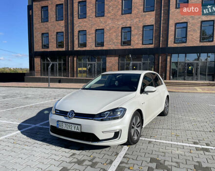 Белый Фольксваген e-Golf, объемом двигателя 0 л и пробегом 89 тыс. км за 14700 $, фото 10 на Automoto.ua