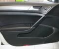 Белый Фольксваген e-Golf, объемом двигателя 0 л и пробегом 6 тыс. км за 36200 $, фото 6 на Automoto.ua