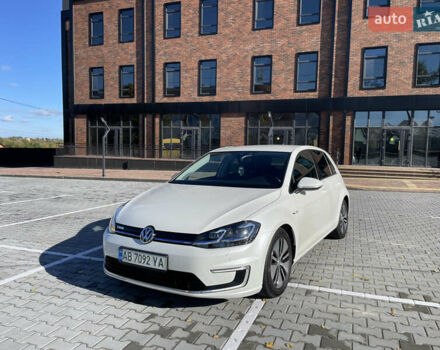 Белый Фольксваген e-Golf, объемом двигателя 0 л и пробегом 89 тыс. км за 14700 $, фото 11 на Automoto.ua