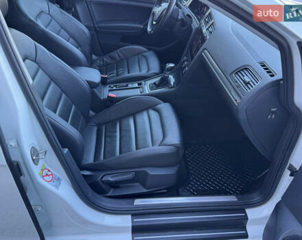 Білий Фольксваген e-Golf, об'ємом двигуна 0 л та пробігом 197 тис. км за 11999 $, фото 27 на Automoto.ua