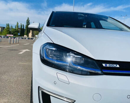 Білий Фольксваген e-Golf, об'ємом двигуна 0 л та пробігом 94 тис. км за 15999 $, фото 13 на Automoto.ua