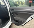Белый Фольксваген e-Golf, объемом двигателя 0 л и пробегом 137 тыс. км за 12500 $, фото 57 на Automoto.ua