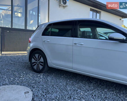 Білий Фольксваген e-Golf, об'ємом двигуна 0 л та пробігом 197 тис. км за 11999 $, фото 4 на Automoto.ua