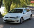 Белый Фольксваген e-Golf, объемом двигателя 0 л и пробегом 149 тыс. км за 11800 $, фото 14 на Automoto.ua