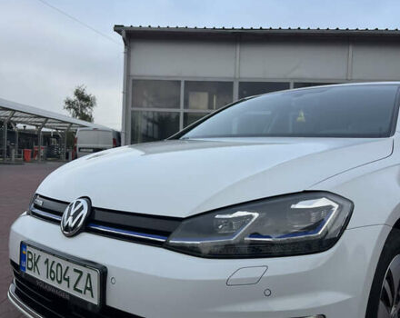 Білий Фольксваген e-Golf, об'ємом двигуна 0 л та пробігом 140 тис. км за 12500 $, фото 16 на Automoto.ua