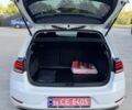 Белый Фольксваген e-Golf, объемом двигателя 0 л и пробегом 120 тыс. км за 13593 $, фото 15 на Automoto.ua