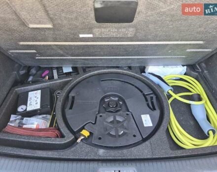 Белый Фольксваген e-Golf, объемом двигателя 0 л и пробегом 136 тыс. км за 19500 $, фото 13 на Automoto.ua