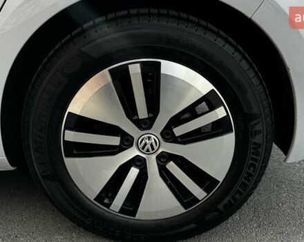 Белый Фольксваген e-Golf, объемом двигателя 0 л и пробегом 78 тыс. км за 14000 $, фото 9 на Automoto.ua