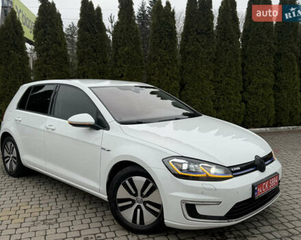 Белый Фольксваген e-Golf, объемом двигателя 0 л и пробегом 97 тыс. км за 11555 $, фото 10 на Automoto.ua