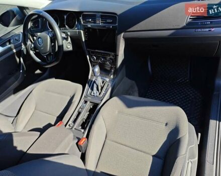 Білий Фольксваген e-Golf, об'ємом двигуна 0 л та пробігом 96 тис. км за 13150 $, фото 14 на Automoto.ua