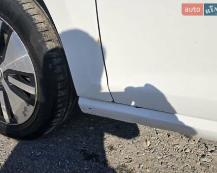 Белый Фольксваген e-Golf, объемом двигателя 0 л и пробегом 130 тыс. км за 11400 $, фото 5 на Automoto.ua