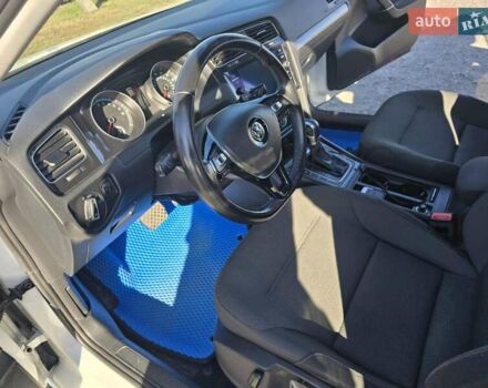 Белый Фольксваген e-Golf, объемом двигателя 0 л и пробегом 130 тыс. км за 11400 $, фото 15 на Automoto.ua