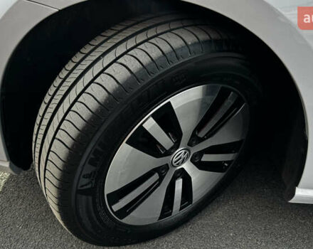 Белый Фольксваген e-Golf, объемом двигателя 0 л и пробегом 78 тыс. км за 14000 $, фото 10 на Automoto.ua