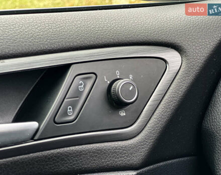 Белый Фольксваген e-Golf, объемом двигателя 0 л и пробегом 136 тыс. км за 11499 $, фото 29 на Automoto.ua