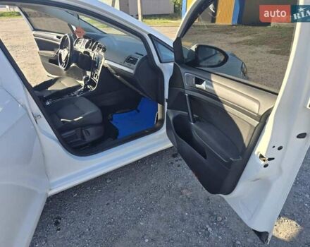 Белый Фольксваген e-Golf, объемом двигателя 0 л и пробегом 130 тыс. км за 11400 $, фото 3 на Automoto.ua