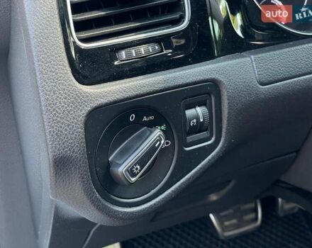 Білий Фольксваген e-Golf, об'ємом двигуна 0 л та пробігом 110 тис. км за 13530 $, фото 25 на Automoto.ua