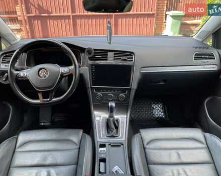 Белый Фольксваген e-Golf, объемом двигателя 0 л и пробегом 89 тыс. км за 14700 $, фото 26 на Automoto.ua