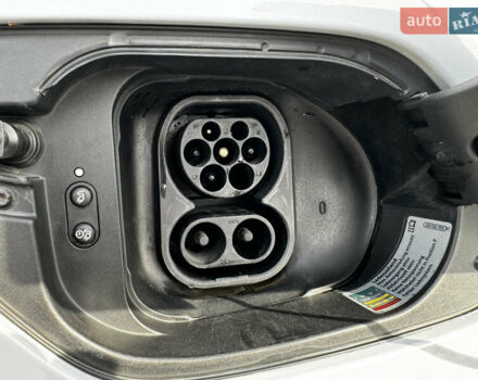 Белый Фольксваген e-Golf, объемом двигателя 0 л и пробегом 78 тыс. км за 14000 $, фото 16 на Automoto.ua