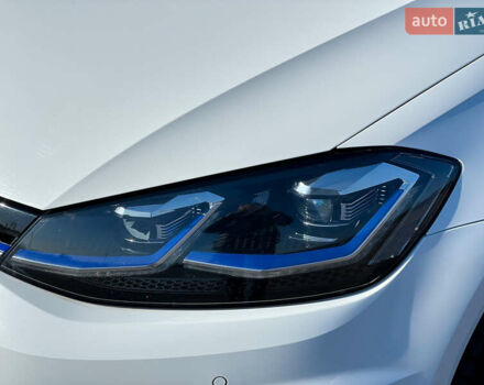 Белый Фольксваген e-Golf, объемом двигателя 0 л и пробегом 136 тыс. км за 11499 $, фото 5 на Automoto.ua