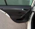 Белый Фольксваген e-Golf, объемом двигателя 0 л и пробегом 99 тыс. км за 13500 $, фото 24 на Automoto.ua