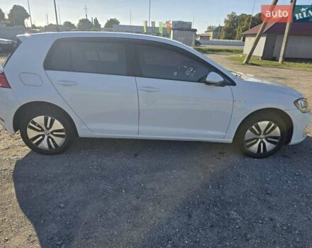 Белый Фольксваген e-Golf, объемом двигателя 0 л и пробегом 130 тыс. км за 11400 $, фото 8 на Automoto.ua