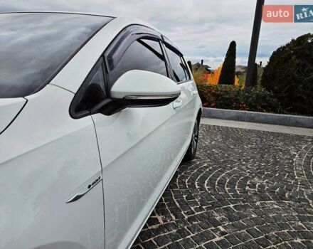 Белый Фольксваген e-Golf, объемом двигателя 0 л и пробегом 101 тыс. км за 12499 $, фото 4 на Automoto.ua