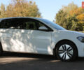 Белый Фольксваген e-Golf, объемом двигателя 0 л и пробегом 149 тыс. км за 11800 $, фото 5 на Automoto.ua
