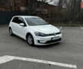 Белый Фольксваген e-Golf, объемом двигателя 0 л и пробегом 126 тыс. км за 12800 $, фото 9 на Automoto.ua