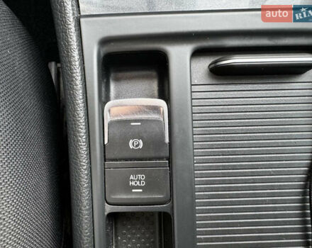 Белый Фольксваген e-Golf, объемом двигателя 0 л и пробегом 78 тыс. км за 14000 $, фото 20 на Automoto.ua