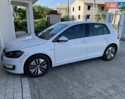 Белый Фольксваген e-Golf, объемом двигателя 0 л и пробегом 115 тыс. км за 15900 $, фото 4 на Automoto.ua